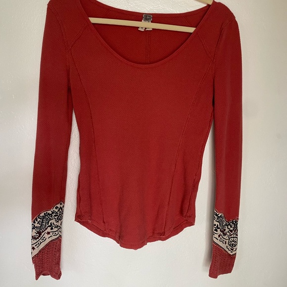 We are free brand long sleeve, crochet sleeve details - Picture 2 of 5